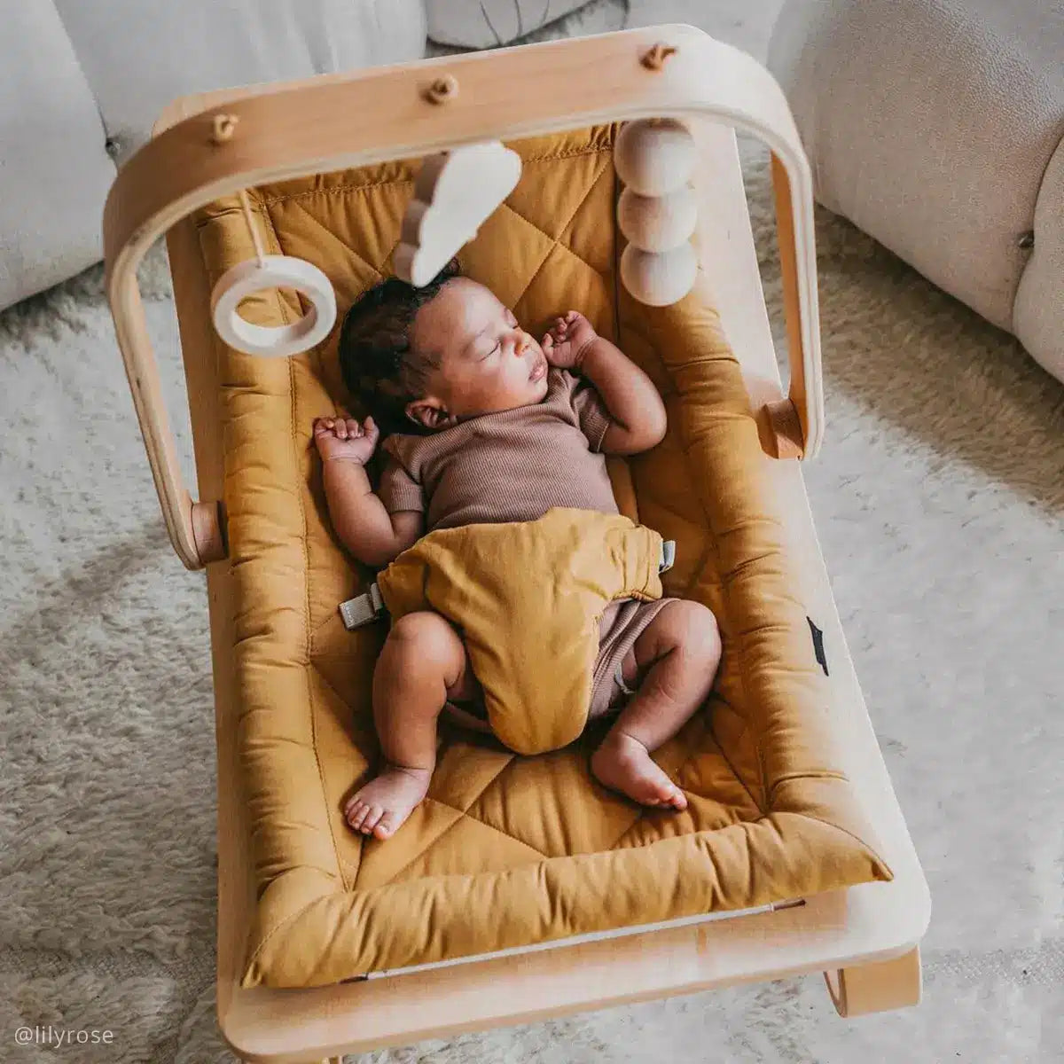 LEVO Baby Bouncer Walnut Cushion Camel Outlet
