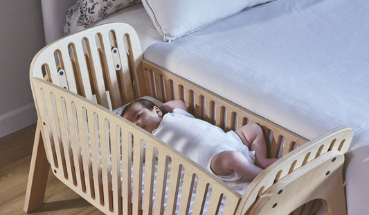 4 bienfaits du cododo pour bébé : ce que révèlent le sommeil, l'allaitement et le lien d'attachement