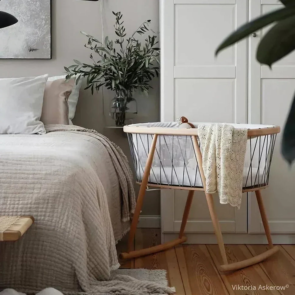 Couffin, berceau ou lit cododo : comment choisir le bon couchage pour les premiers mois de bébé ?