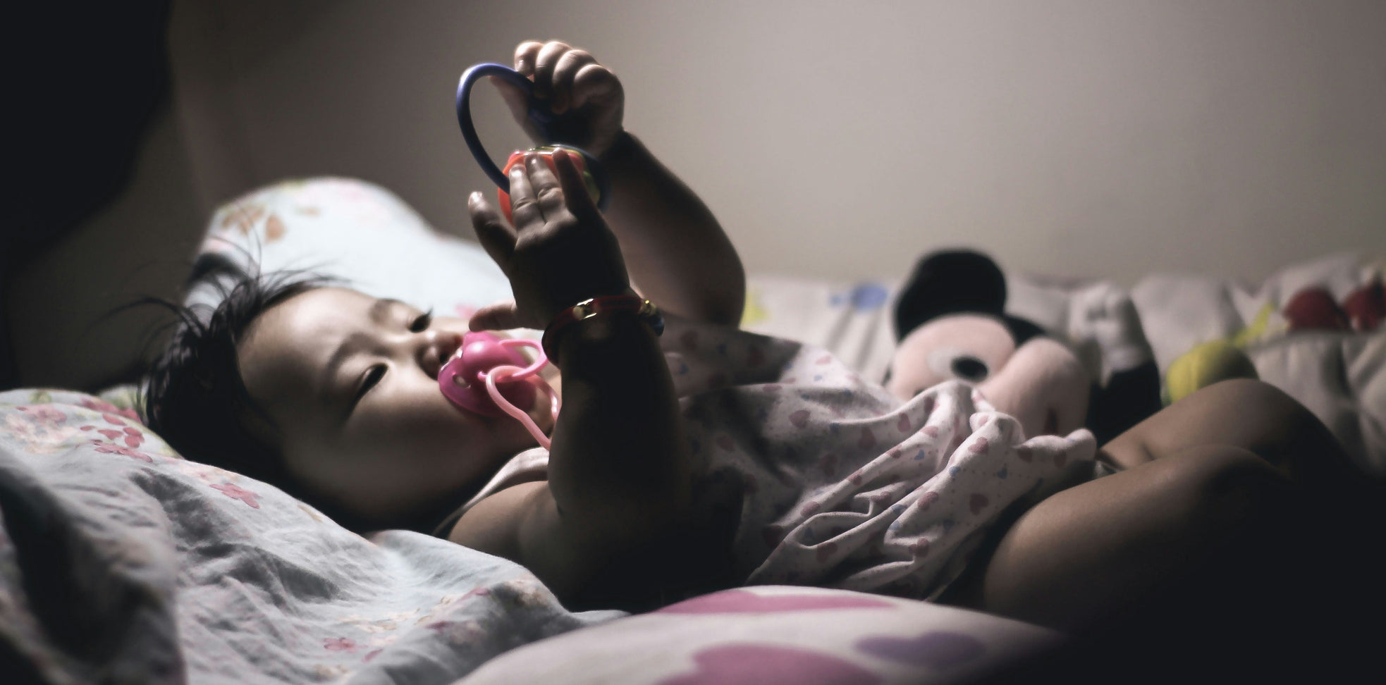 Faire dormir bébé malgré la chaleur : nos conseils