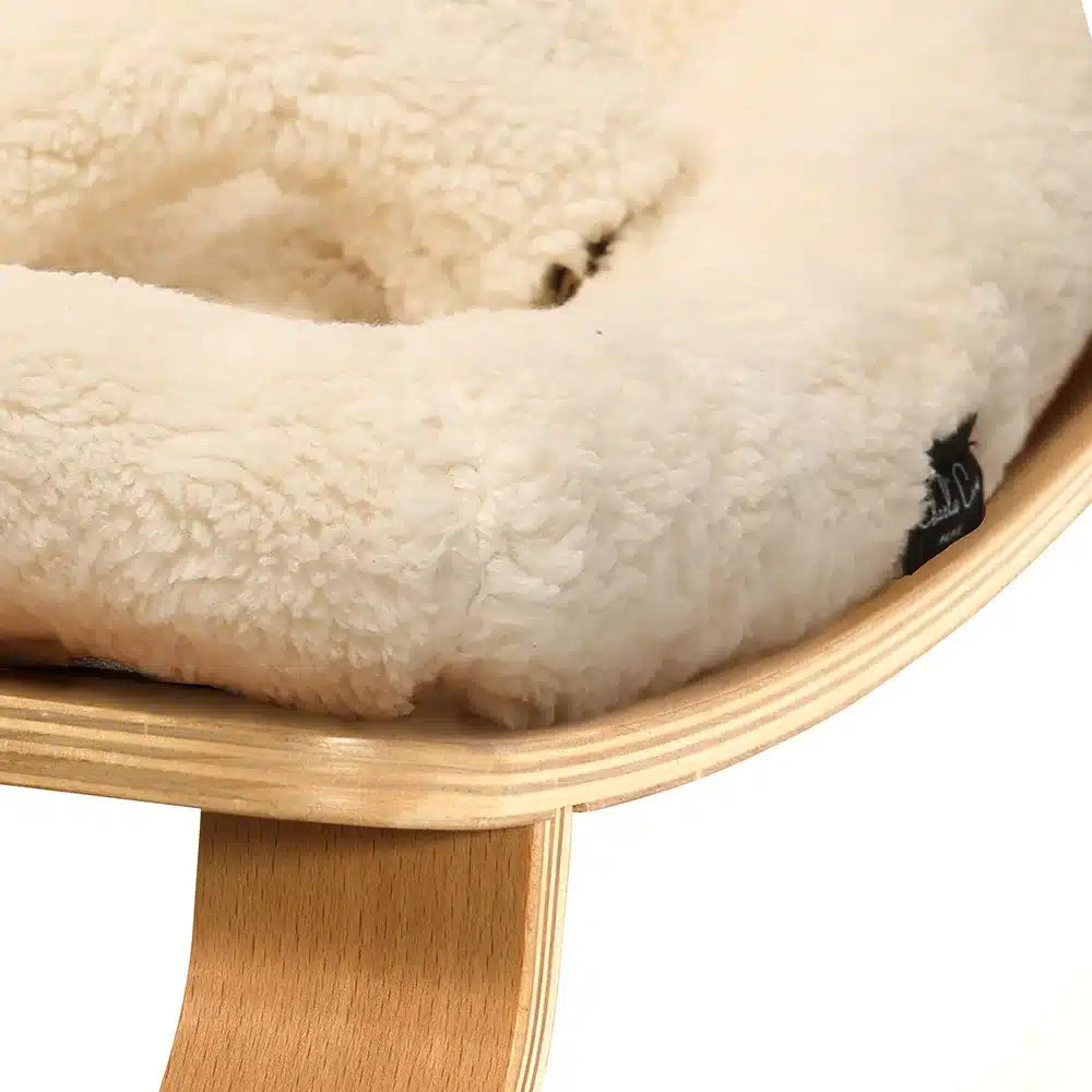 SEAT FUR MILK