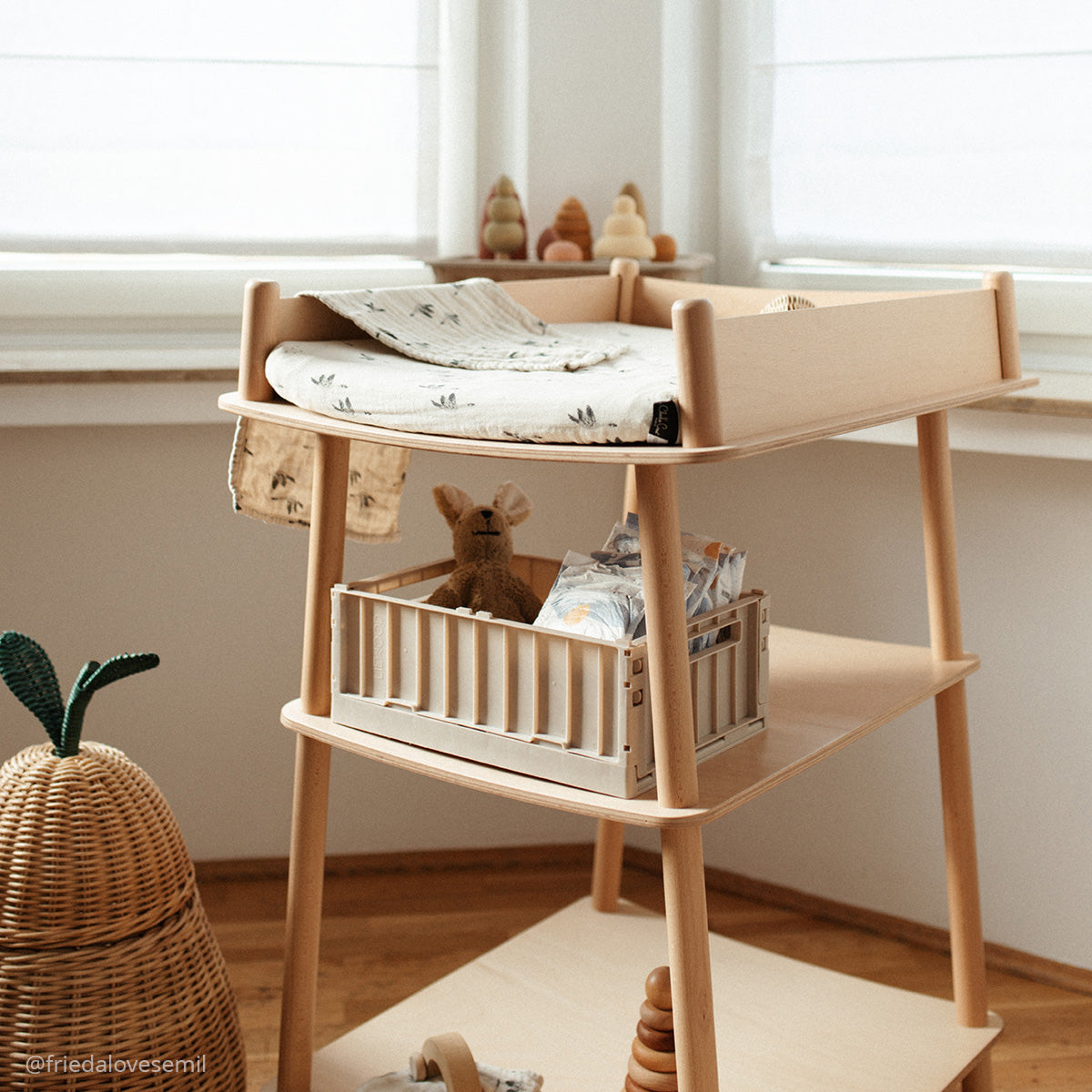 BUNDLE Wickeltisch PAGO mit Bezug und Körben